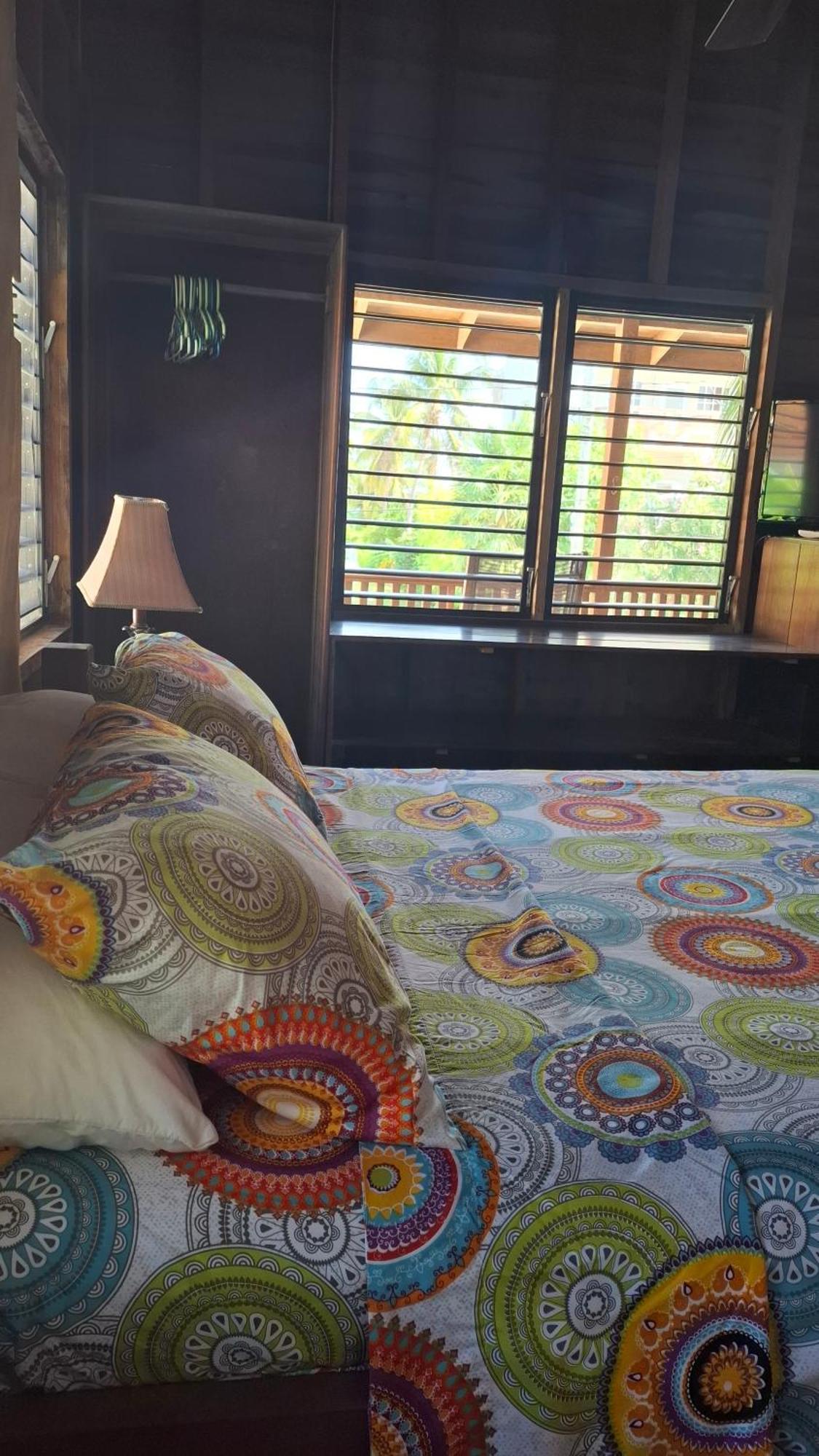 Amanda'S Place Casa Amancer - Sea View, Pool And Tropical Garden Caye Caulker Exterior photo